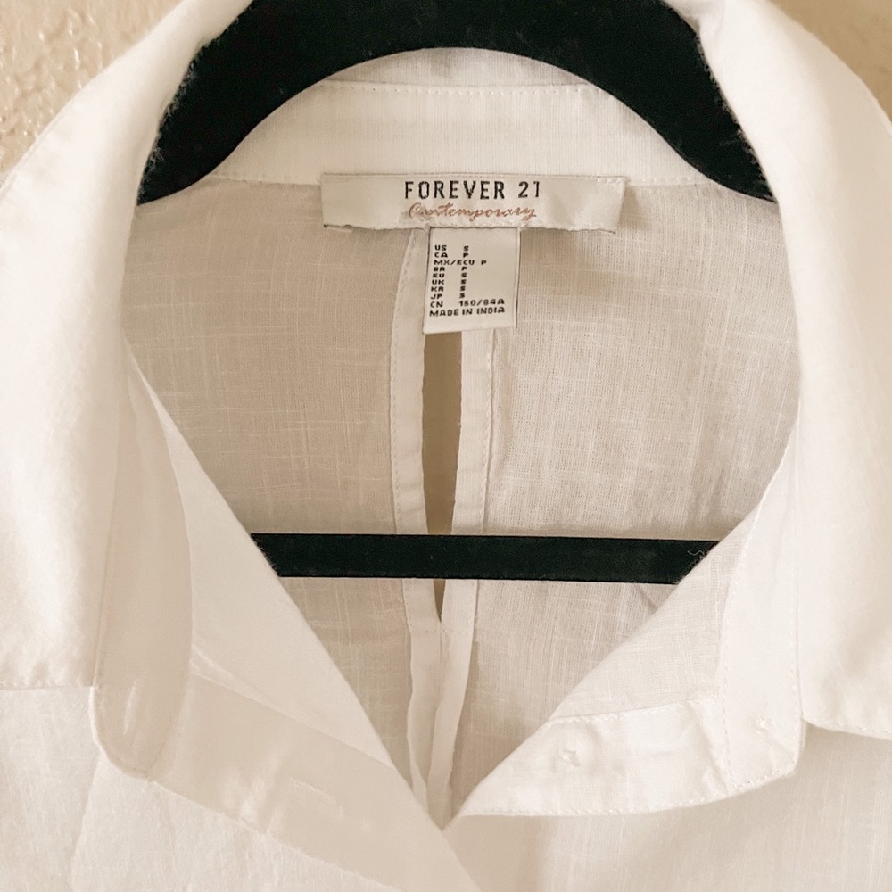 Forever21 Button Down Shirt Women size Small White Long Sleeve Light Collar Top - Picture 7 of 8